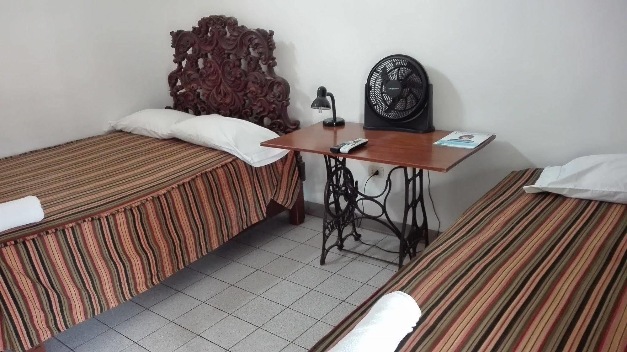 Hotel El Huarango Ica Bagian luar foto